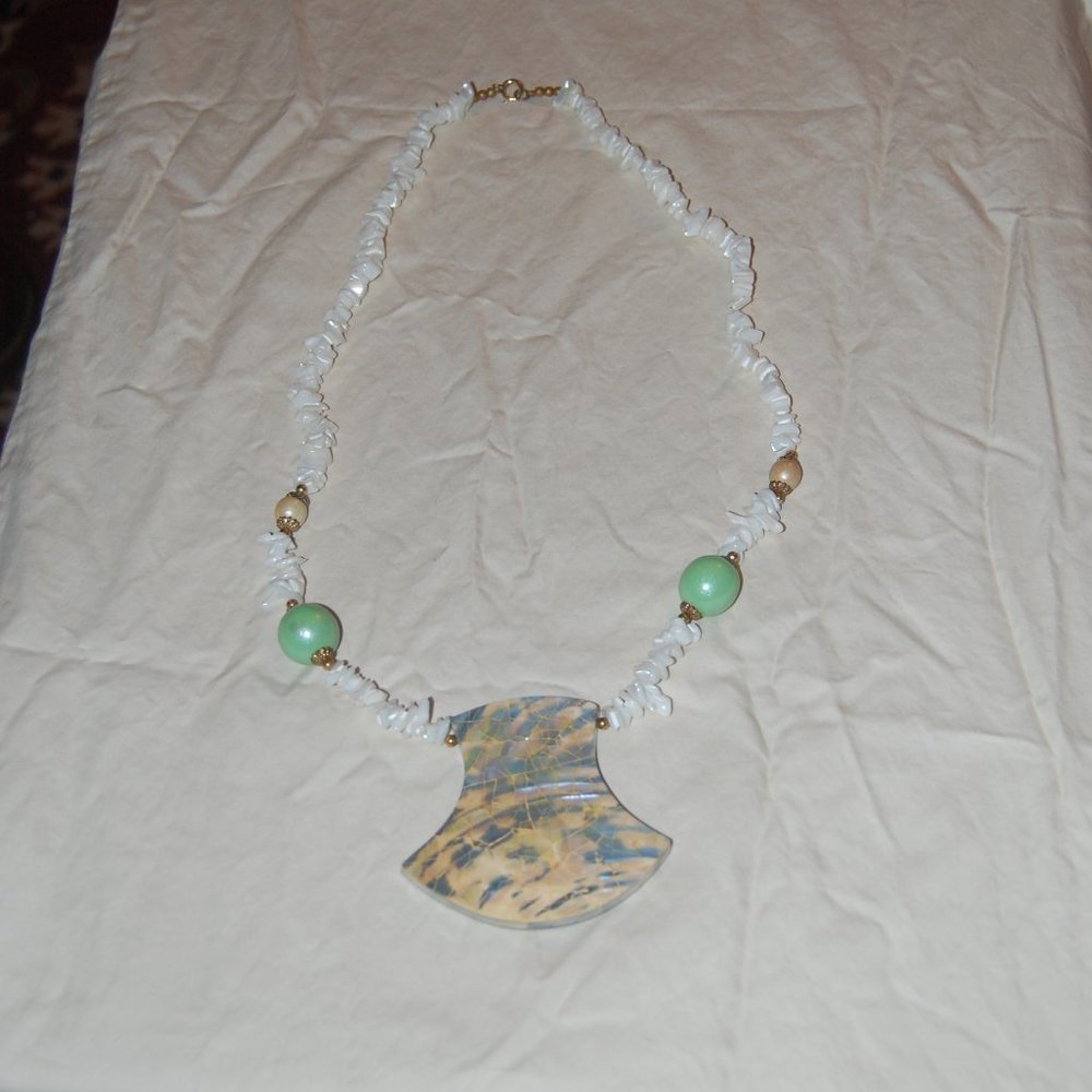 White Stone Chip Beaded Necklace With Cream/Grey & Blue Medallion